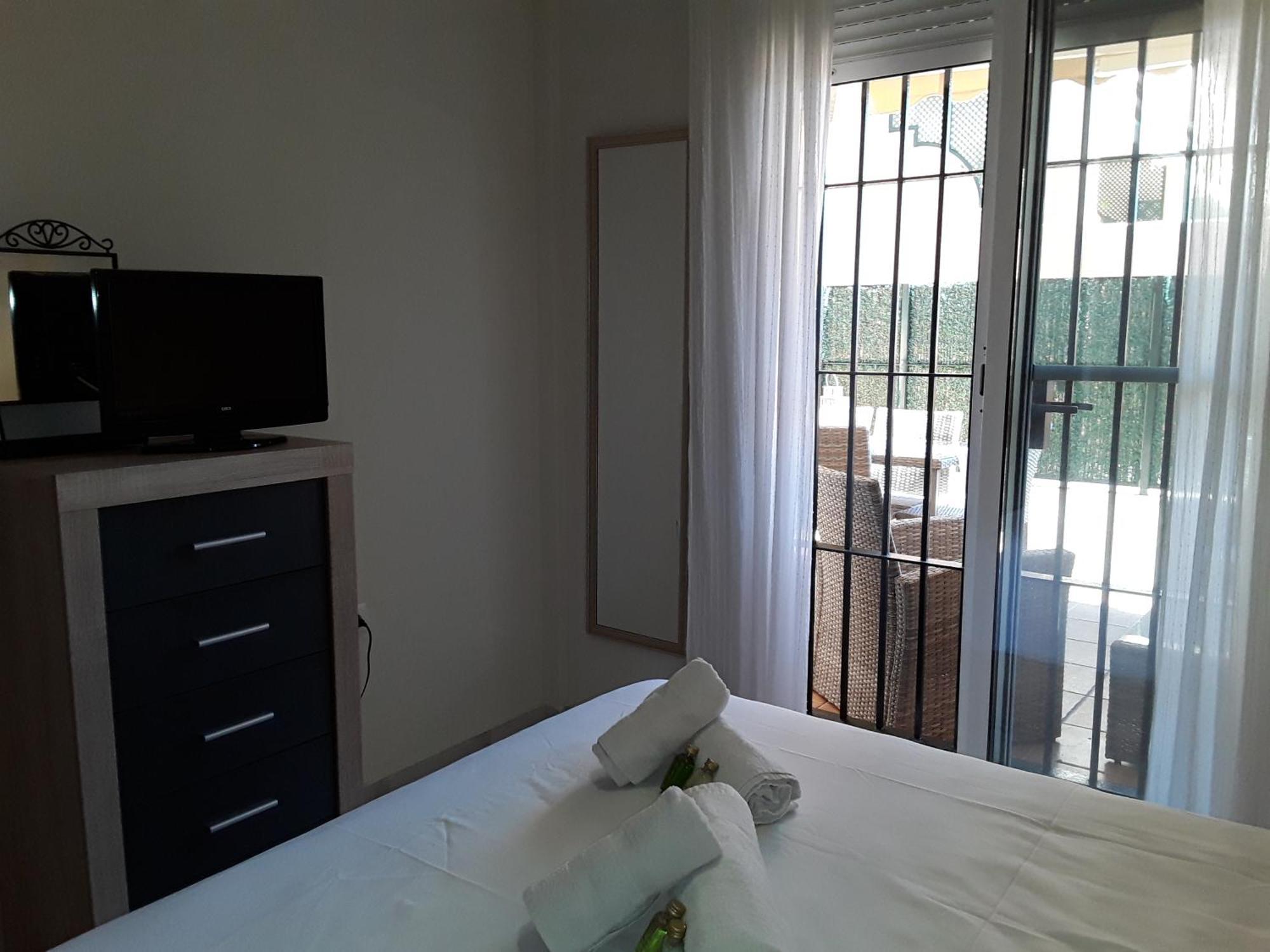 Whydhand Resorts Apartments ,Pools And Lovely Terrace ฟูเอนฮิโรลา ภายนอก รูปภาพ