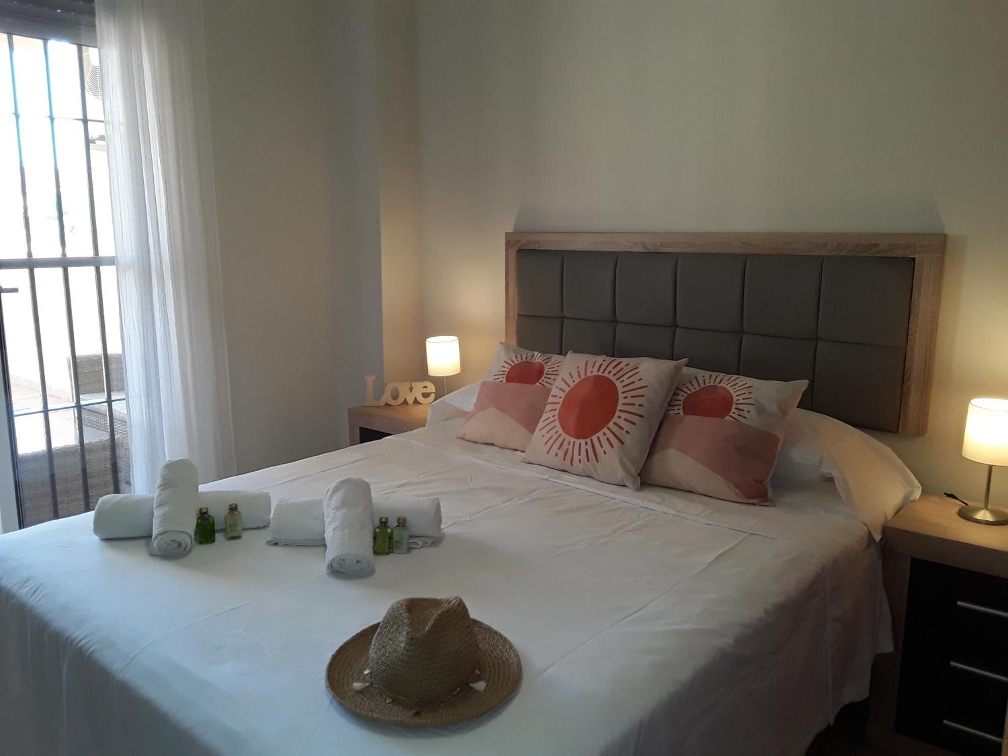 Whydhand Resorts Apartments ,Pools And Lovely Terrace ฟูเอนฮิโรลา ภายนอก รูปภาพ